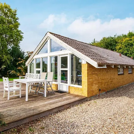 Σπίτι διακοπών Seaside Sanctuary With Whirlpool-by Traum Nedre Lysabild